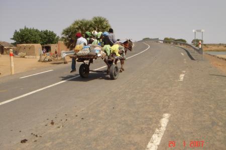 A l'entrée du pont.